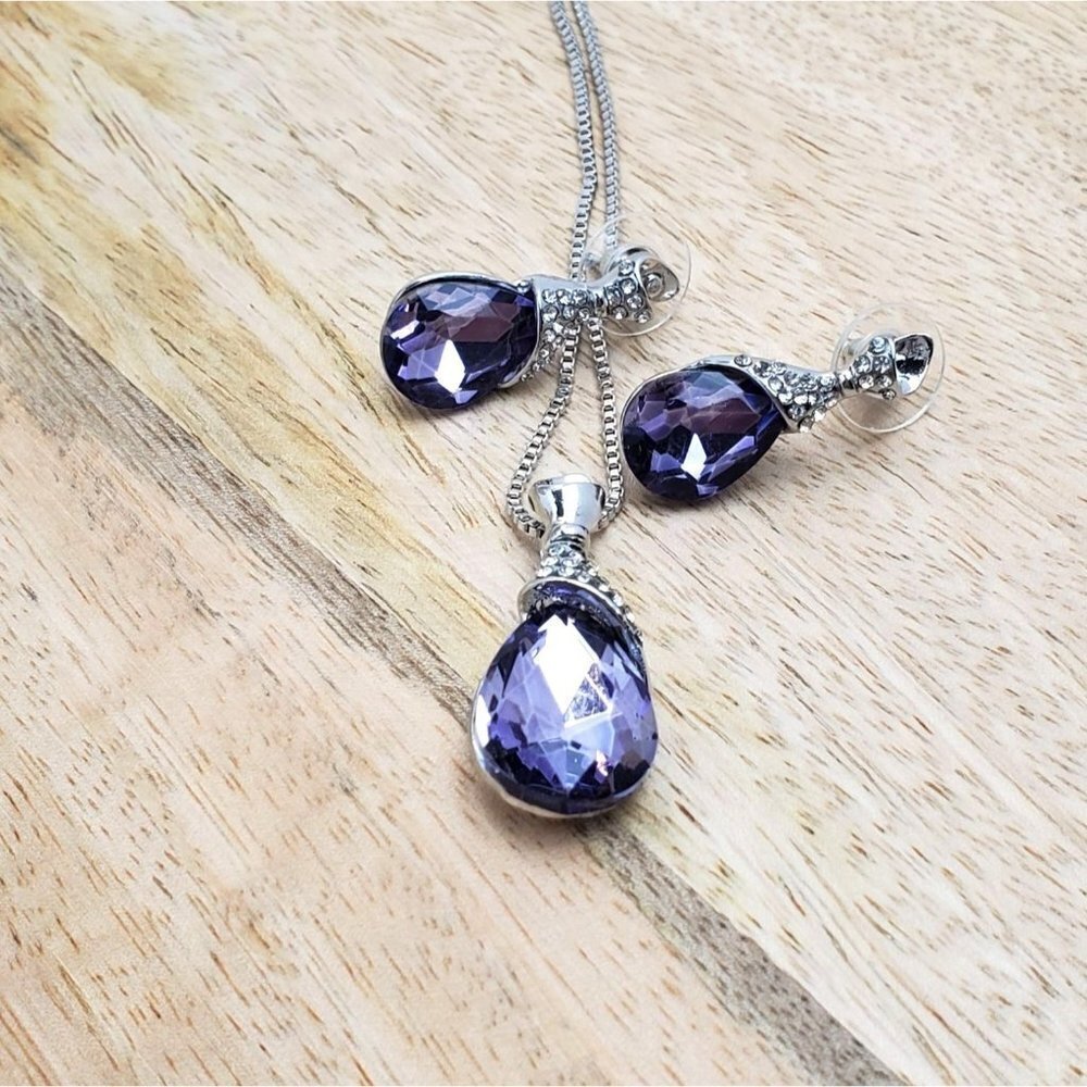Amethyst Color Faceted Rhinestone Silver Statement Post Earring Necklace Set - Picture 4 of 8
